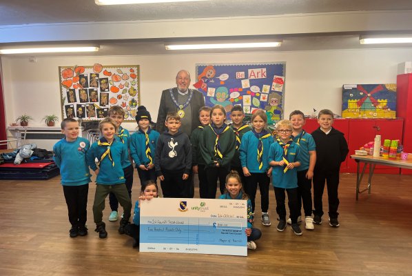 Raunds Town Council Awards Grant to 1st Raunds Scout Group